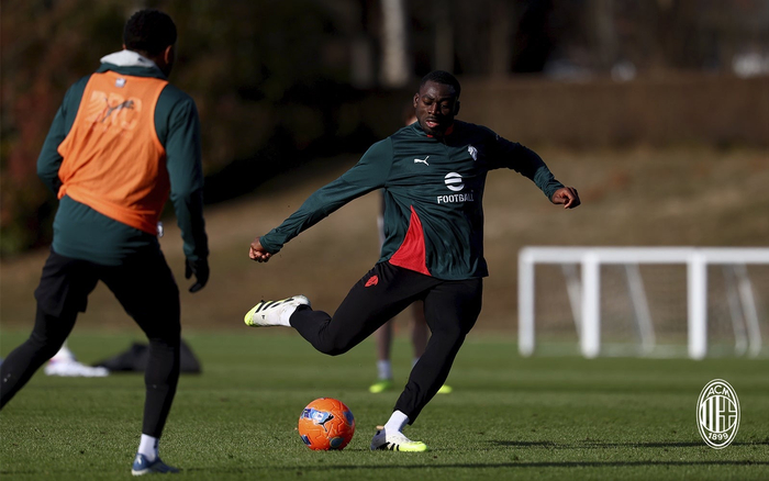 开云体育下载APP-米兰队发布训练组图备战新赛季|ac米兰_新浪体育_新浪新闻